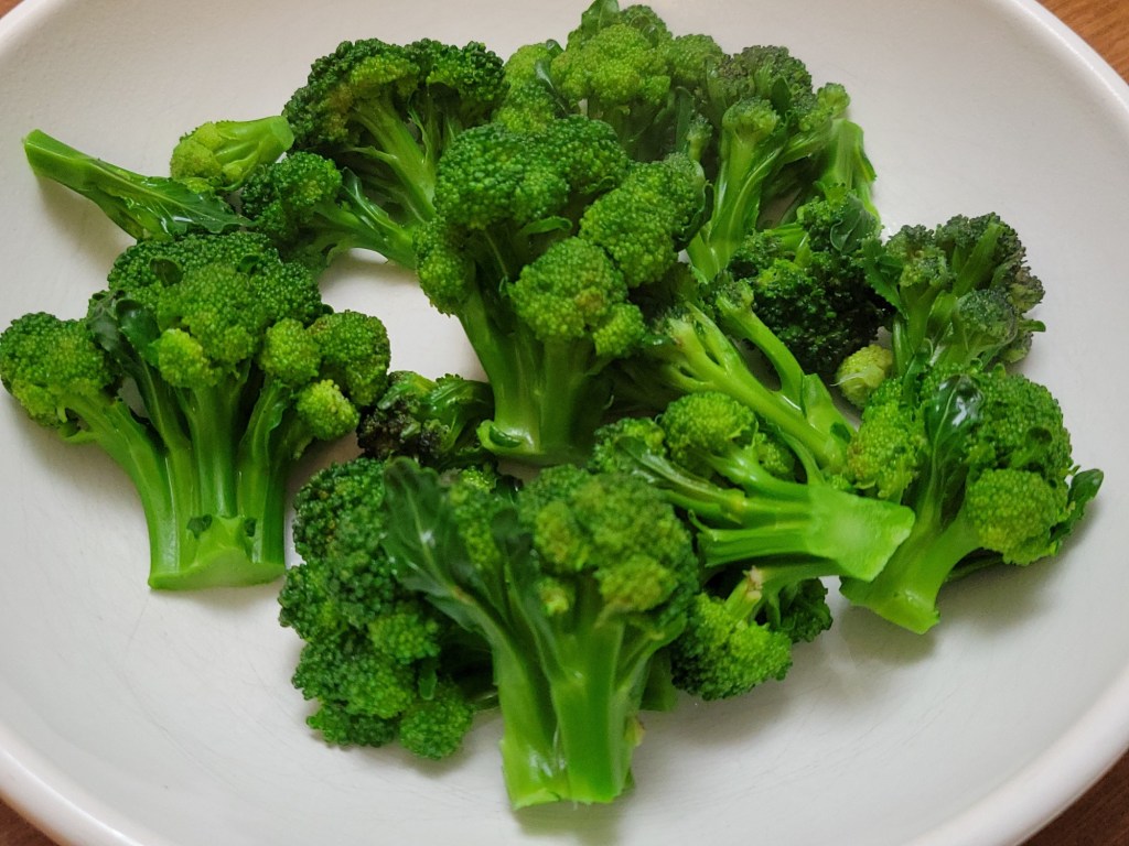 Cooked sprouting broccoli